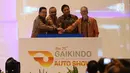 Menteri Perindustrian, Airlangga Hartarto (kedua kanan) menekan tombol pembukaan Gaikindo Indonesia International Auto Show (GIIAS) 2017 di ICE BSD City Tangerang, Kamis (10/8). GIIAS 2017 bertema Rise of the Future Mobility. (Liputan6.com/Angga Yuniar)