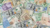Ilustrasi mata uang, dolar, rupiah. (Photo created by 8photo on www.freepik.com)