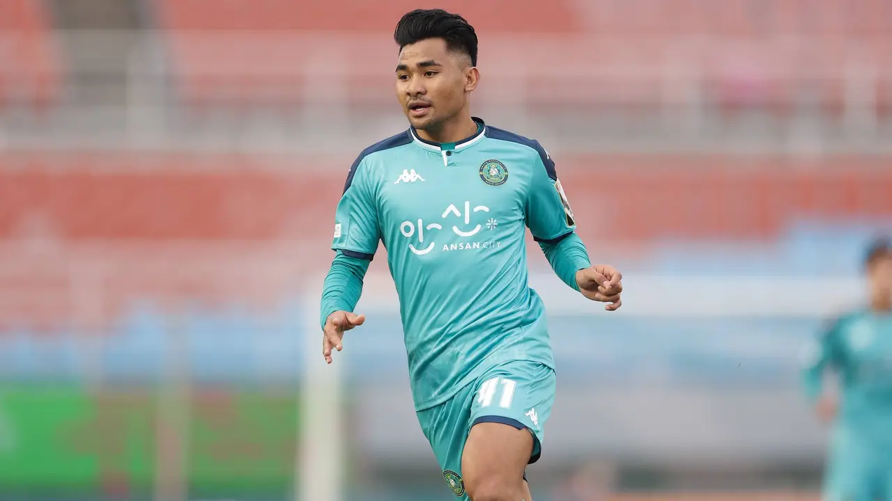 Asnawi Mangkualam menjalani debutnya di Korea Selatan bersama Ansan Greeners.