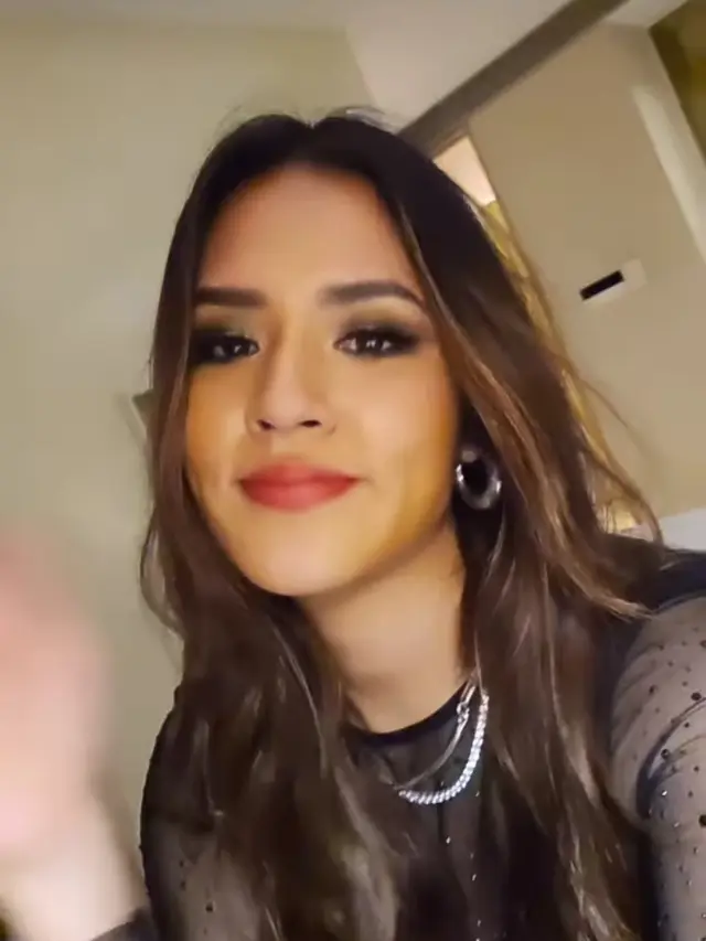 Potret Raisa dengan Makeup Berantakan Usai Manggung