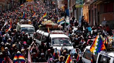 Pembubaran Prosesi Pemakaman Korban Tewas Bentrok Bolivia