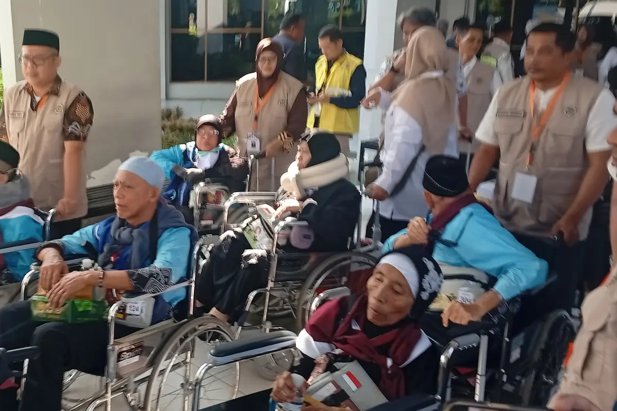 Kloter Pertama Embarkasi Batam lepas 445  Calon Jamaah Haji, 70 persen  Lansia