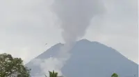 Gunung Semeru Kembali Bergolak, Asap Membumbung 1.000 Meter ke Langit