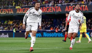 Kylian Mbappe dan Jude Bellingham dalam pertandingan Villarreal vs Real Madrid di El Madrigal, Minggu dini hari WIB (16-3-2025). (Bola.com/X @realmadriden)