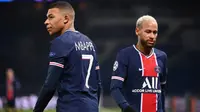 Pada duel pertama di Parc des Princess, John Stones dan barisan pertahanan Manchester City berhasil membuat Neymar dan Kylian Mbappe tak berdaya. (AFP/Franck Fife)
