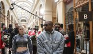 Kanye West alias Ye bersama Julia Fox dalam fashion show musim dingin 22/23 Kenzo. (AP Photo/Lewis Joly)