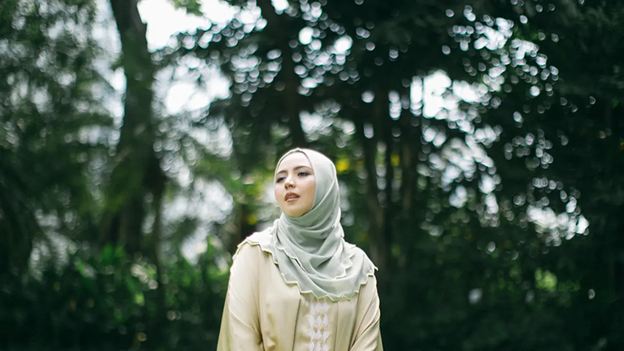 Wajib Punya untuk Hari Raya, Paduan Gamis dan Kerudung Nuansa Pastel