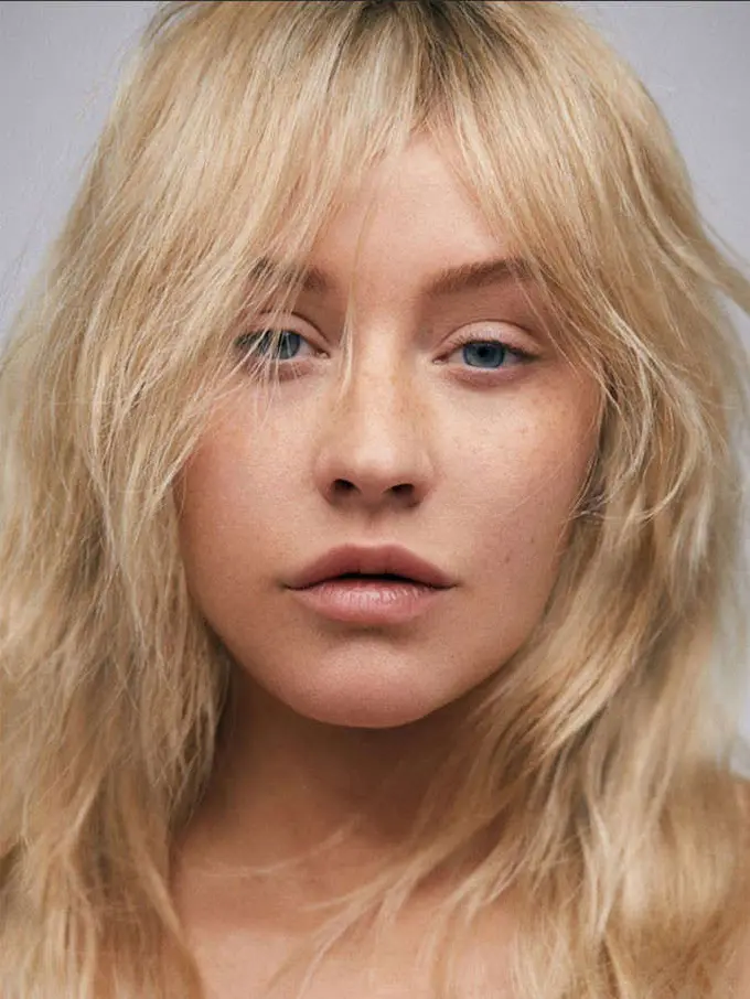 [Bintang] Cantik Natural, Tampilan Bare-Faced Christina Aguilera Ini Menuai Pujian