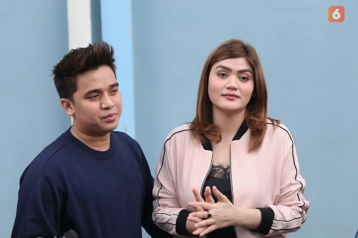 [Bintang] Billy Syahputra dan Hilda Vitria