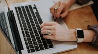 Simak beberapa hal yang perlu diperhatikan orang tua sebelum memilih dokter anak. (unsplash.com/Christin Hume)
