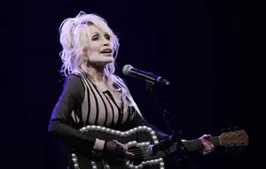 Dolly Parton Sang Ratu Musik Country Meninggal Dunia di Usia 80 Tahun