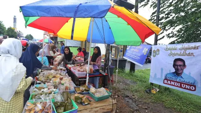 UMKM Sahabat Sandi Uno Banyumas menggelar Bazar Kuliner Ramadhan. Di samping itu juga mereka membagikan takjil gratis di sepanjang jalanan Kecamatan Ajibarang, Banyumas, Jawa Tengah (Istimewa)