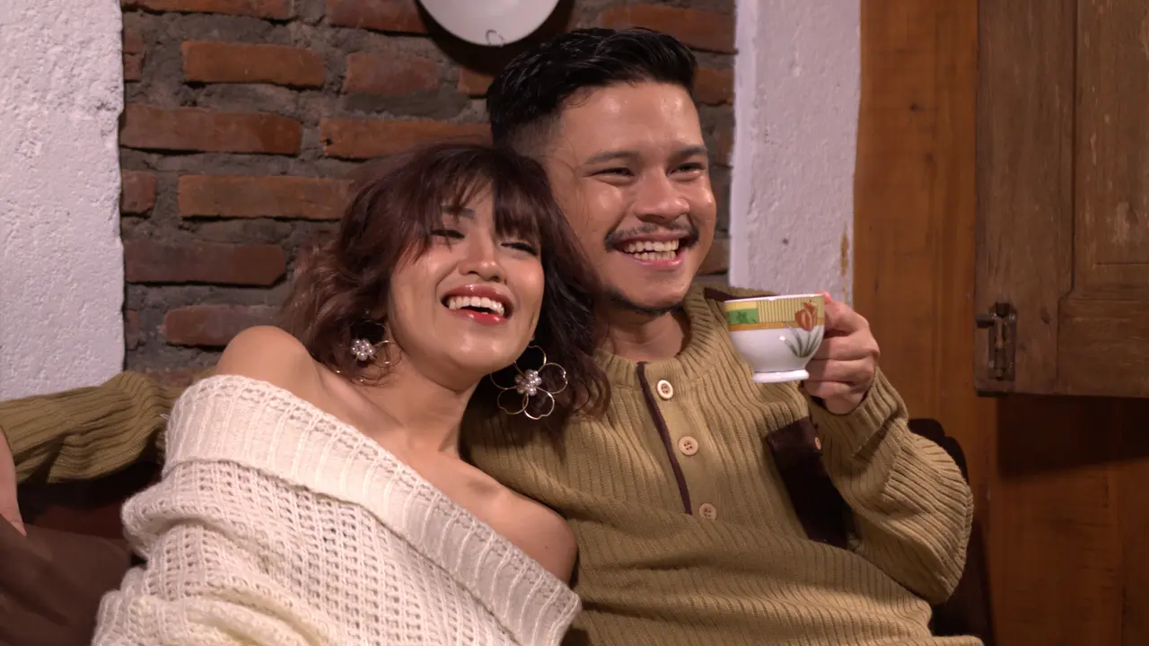 couple desember sikap hangat