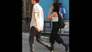 Menurut Dailymail, Rabu (3/9/14) Robert Pattinson telah tinggal selama lebih kurang sebulan dengan Barnett di hotel Bowery, New York. (Dailymail)