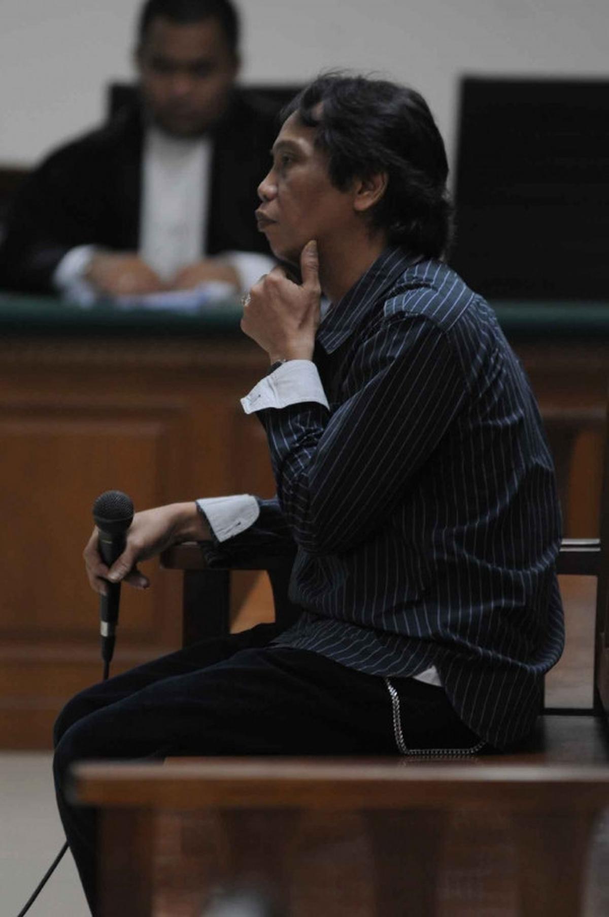 Mandra jalani sidang perdana kasus korupsi TVRI