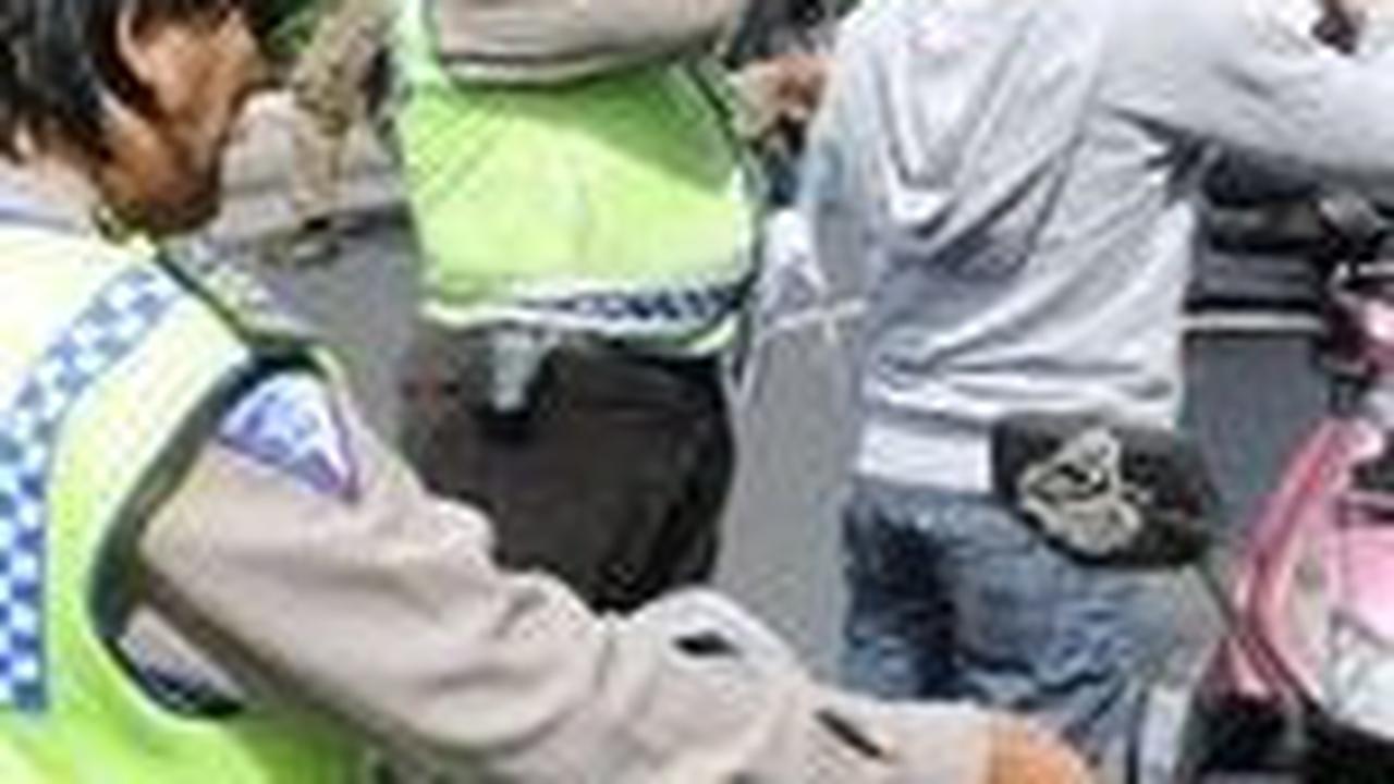 Siap-Siap Ditilang Lakukan 15 Pelanggaran Lalu Lintas Ini, Termasuk Main HP & Pakai Nopol Rahasia