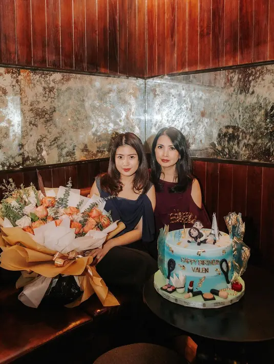 [Instagram/valenciatanoe]