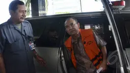 Suryadharma Ali saat tiba di KPK untuk menjalani pemeriksaan lanjutan, Jakarta, Rabu (13/5/2015). SDA diperiksa terkait dugaan kasus korupsi penyelenggaraan ibadah haji tahun 2010-2011. (Liputan6.com/Helmi Afandi)
