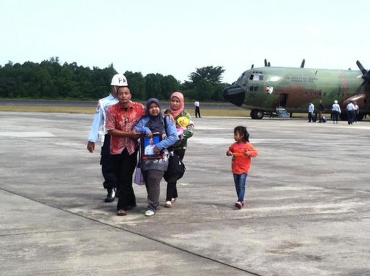 Pesawat pembawa 8 jenazah korban Hercules tiba di Yogya