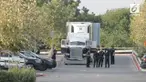Sebuah truk kontainer berisi imigran ilegal terparkir di Texas, berisi 38 orang imigran ilegal terjebak di dalam kontainer.