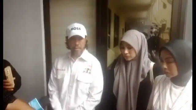 Sunan Kalijaga dan selebgram Clara Shinta. (M Altaf Jauhar/ Liputan6.com)