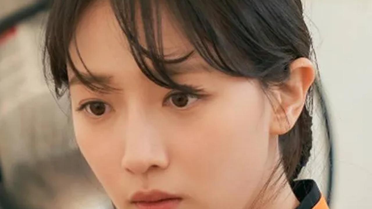 "Moon In The Day" hadir dengan kombinasi yang unik dari romantika, misteri, dan thriller, membuatnya layak untuk diikuti setiap minggunya.&nbsp;