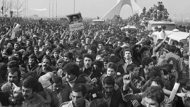 Melihat Ulang Berlangsungnya Revolusi Islam Iran