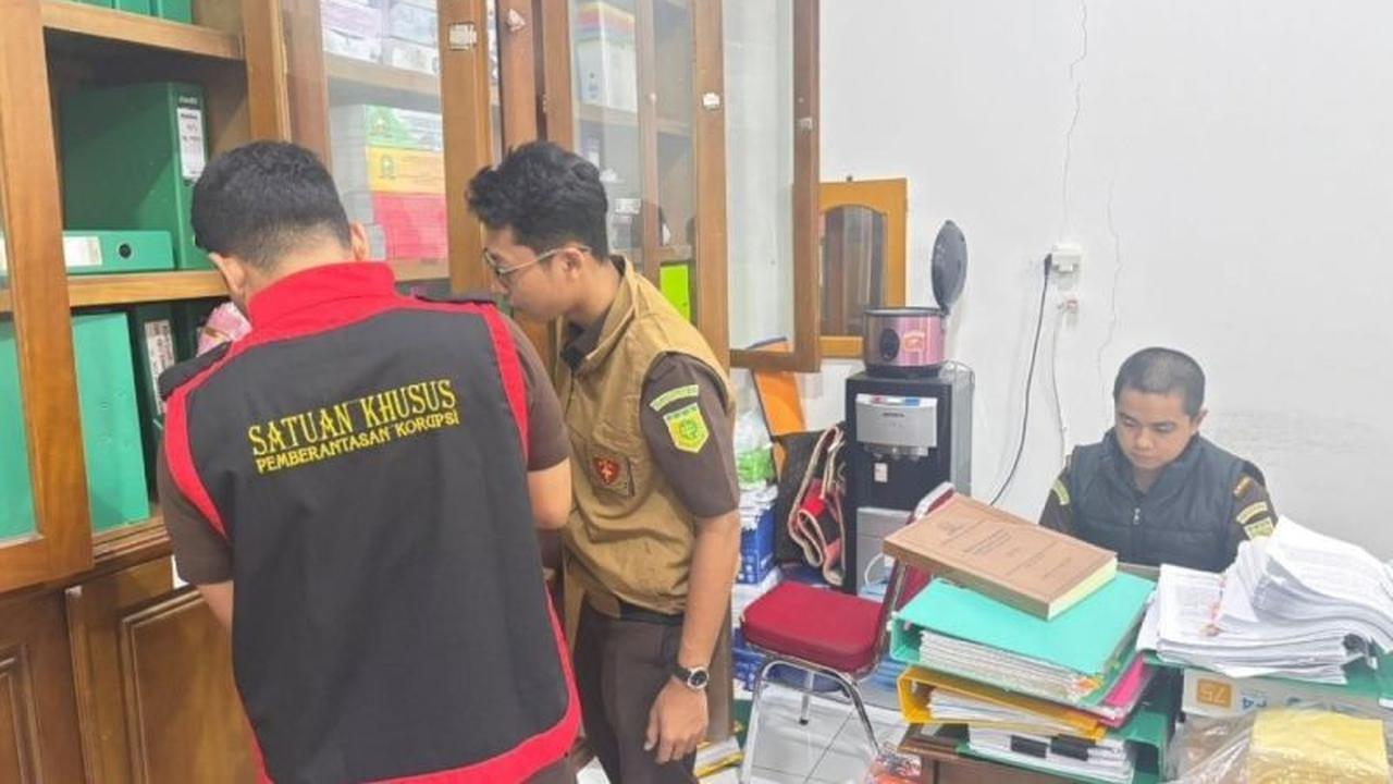 Kejaksaan Geledah Empat Kantor Pemkab Sinjai, Usut Dugaan Korupsi SPAM Sinjai Senilai Puluhan Miliar Rupiah