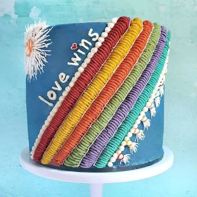 6 Potret Kue Ulang Tahun Terlihat Seperti Sulaman Ini Unik, Menipu Mata