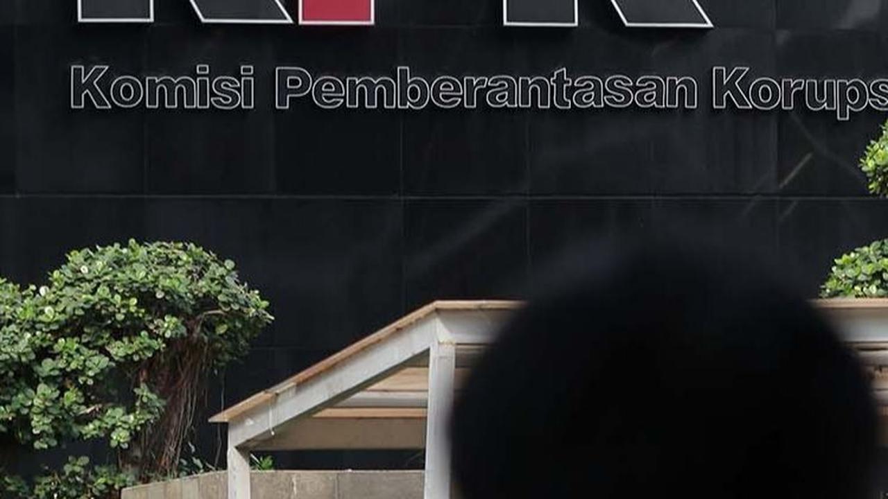 Wakil Ketua MPR Fadel Muhammad Dicecar KPK Terkait Korupsi Pengadaan APD Covid-19