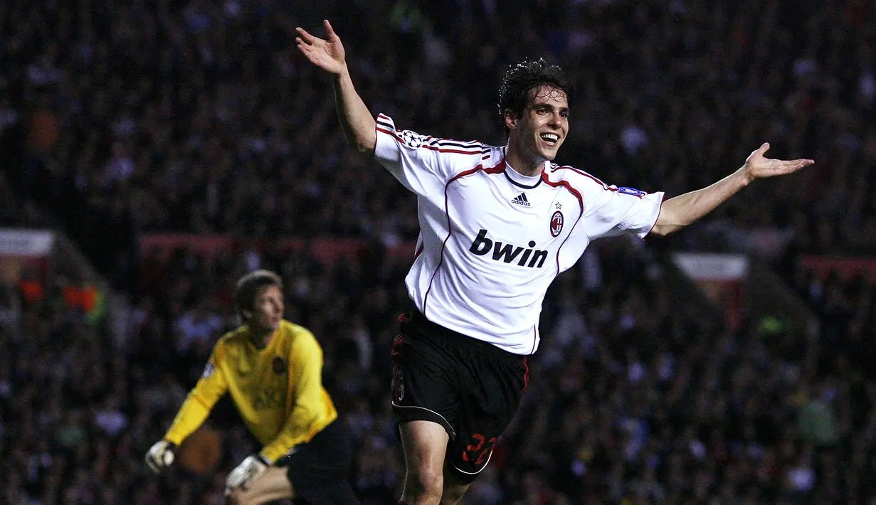 AC Milan. Kaka dkk pernah 13 kali tampil di semifinal Liga Champions. Terakhir kali mereka tampil di semifinal adalah di musim 2006/2007 saat menyingkirkan Manchester United. AC Milan pun akhirnya menjadi juara usai menang 2-1 atas Liverpool di partai final. (AFP/Andrew Yates)