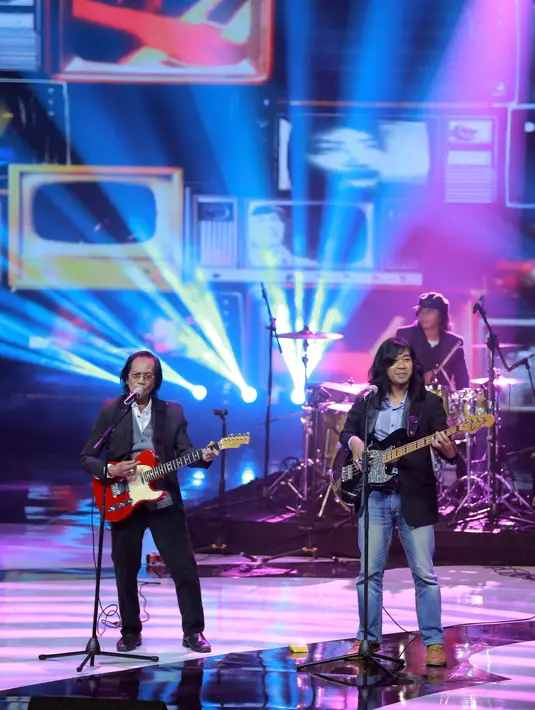 Selain kejutan dari Sam Bimbo, Ariel juga dikejutkan dengan kehadiran Koes Plus. Kehadiran salah satu personel band legendaris era 60-an, Koes Plus, Yon Kuswoyo. (Adrian Putra/Bintang.com)