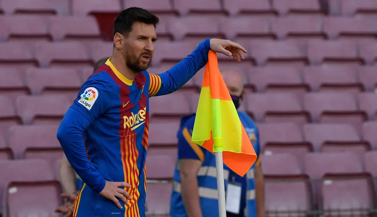 Lionel Messi. Adalah pemegang rekor peraih Sepatu Emas Eropa sebanyak 6 kali. Musim ini bersama Barcelona telah mencetak 30 gol dari 35 pertandingan di La Liga dan menjadi top skor sementara di Liga Spanyol musim ini. (AFP/Josep Lago)