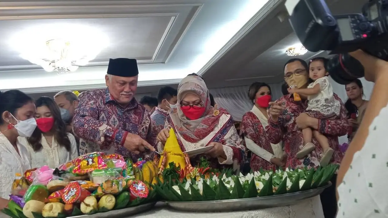 Tutut Soeharto dan Indra Rukmana Rayakan Ulang Tahun Pernikahan ke-50. (instagram.com/tututsoeharto)