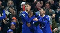 Pemain Chelsea Kai Havertz (kiri) merayakan dengan rekan satu timnya setelah mencetak gol ke gawang Bournemouth pada pertandingan sepak bola Liga Inggris di Stadion Stamford Bridge, London, Inggris, 27 Desember 2022. Chelsea mengalahkan Bournemouth dengan skor 2-0. (AP Photo/Kin Cheung)