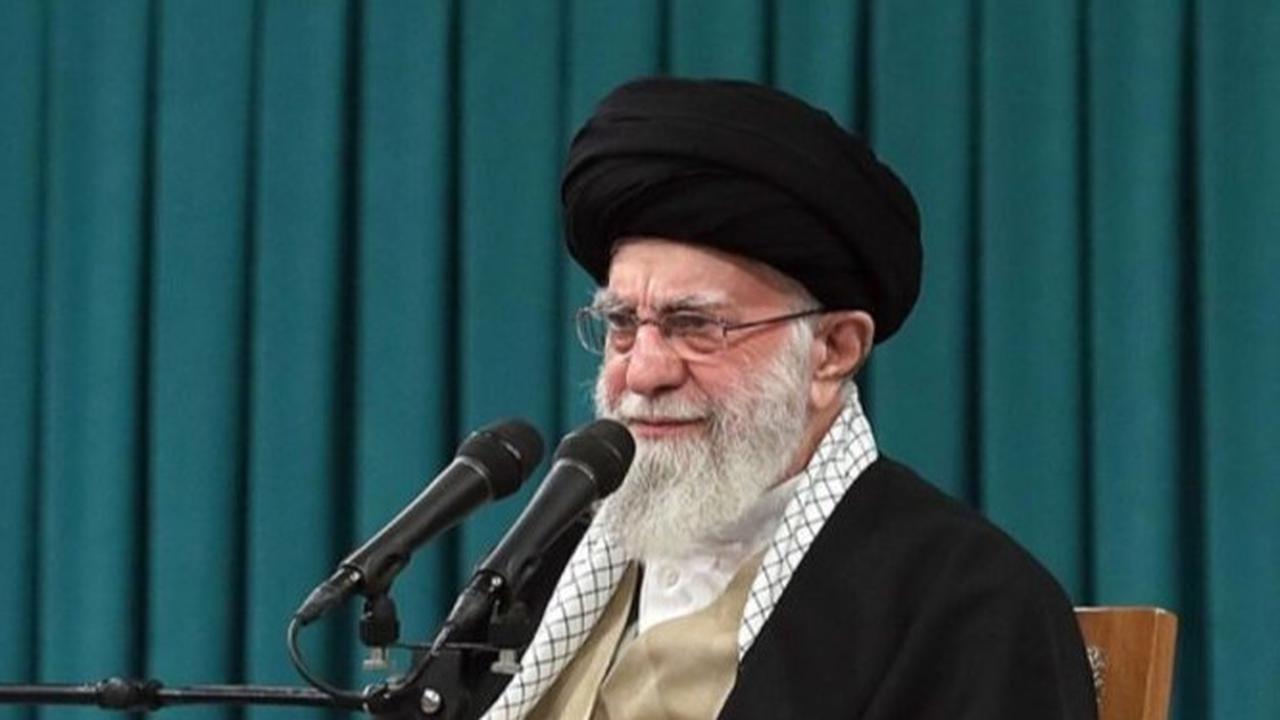 Khamenei: Negosiasi Nuklir dengan AS Tak Akan Hapus Sanksi, Justru Perberat Tekanan