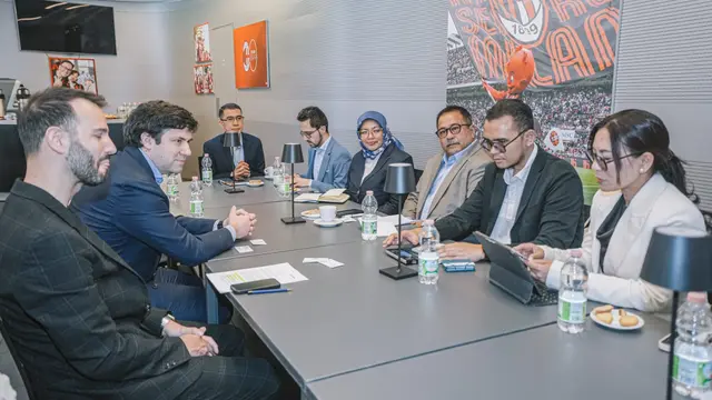 Wagub Rano bersama delegasi Pemerintah Provinsi (Pemprov) DKI Jakarta bertemu dengan General Manager San Siro Stadium, Fabrizio Caruso, serta Business Development San Siro Stadium, Michele Finucci.
