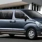 MPV medium hadir menawarkan kenyamanan interior bergaya mewah.
