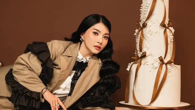 Sarwendah Tampil serba coklat Rayakan Ulang Tahun ke-36 dengan tampilan stylish. [@sarwendah29]