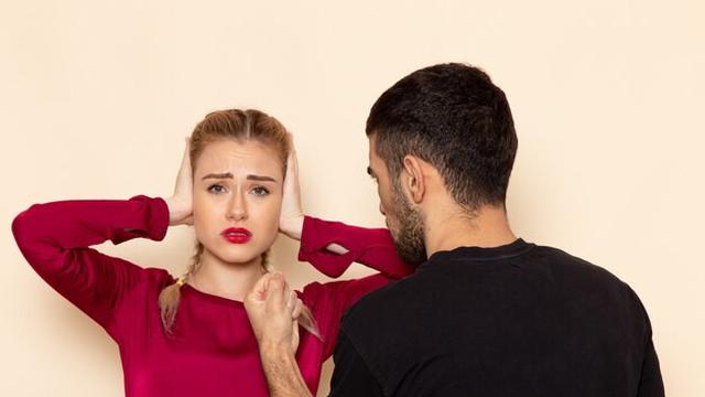 Ilustrasi pasangan kekasih, marah, silent treatment