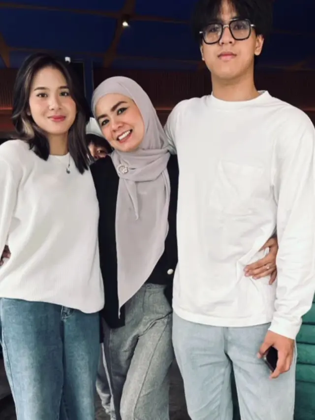 7 Momen Perayaan Ultah Zee JKT48 Bersama Saudara Kembar, Tampil Kompak