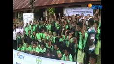 Raut wajah bahagia terpancar dari para pelajar SD dan SMP di Nusa Tenggara Timur, saat mendapat bantuan alat sekolah dari pemirsa SCTV dan Indosiar melalui Yayasan Pundi Amal Peduli Kasih (YPAPK).