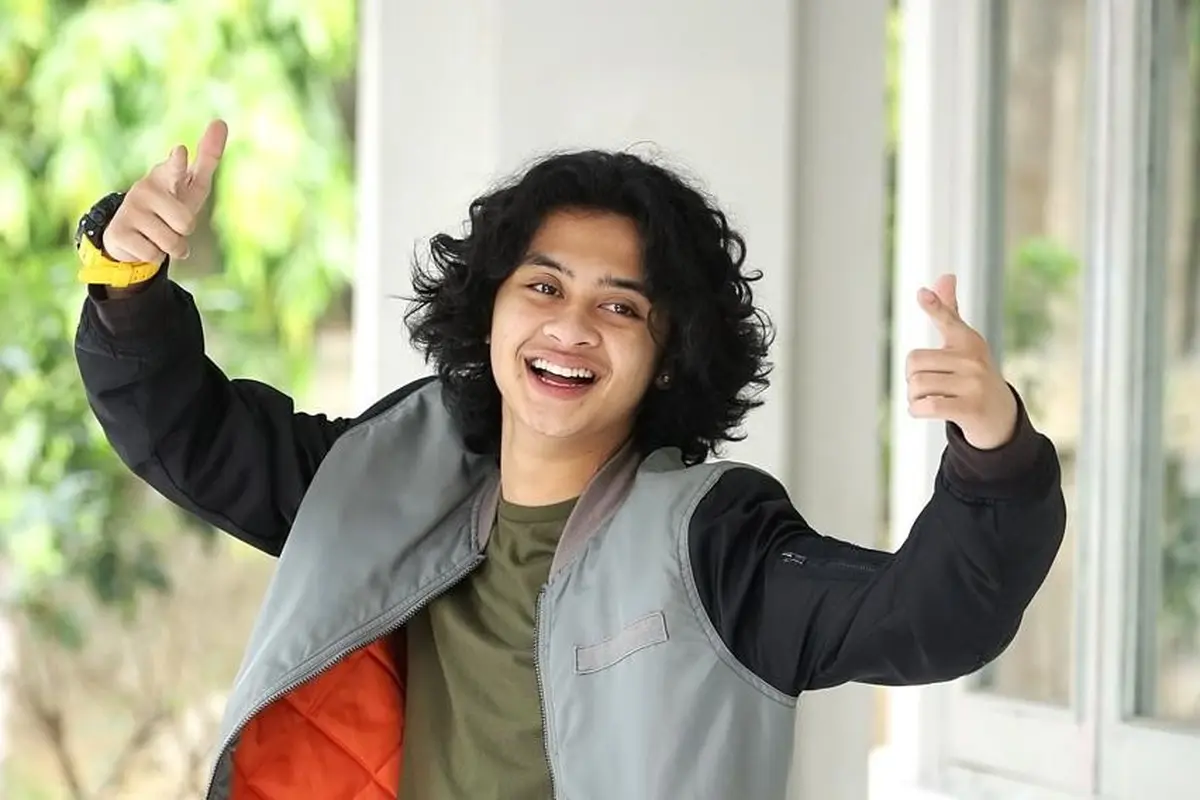 Bastian Steel