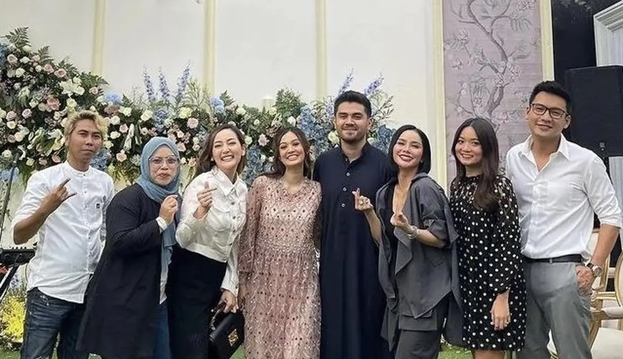 Faradilla Yoshi dan Bryan Mckenzie  tasyakuran 4 bulanan (Instagram/faradillayoshi)