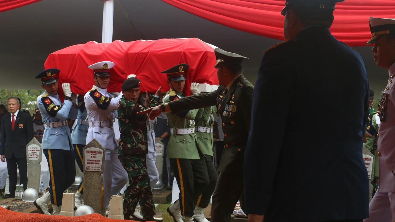 FOTO: Pemakaman Militer Juwono Sudarsono di TMP Kalibata