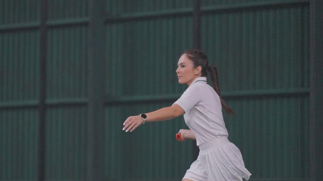 5 Potret Wulan Guritno Main Tenis Rahasia Body Goals yang Bikin Netizen Kagum