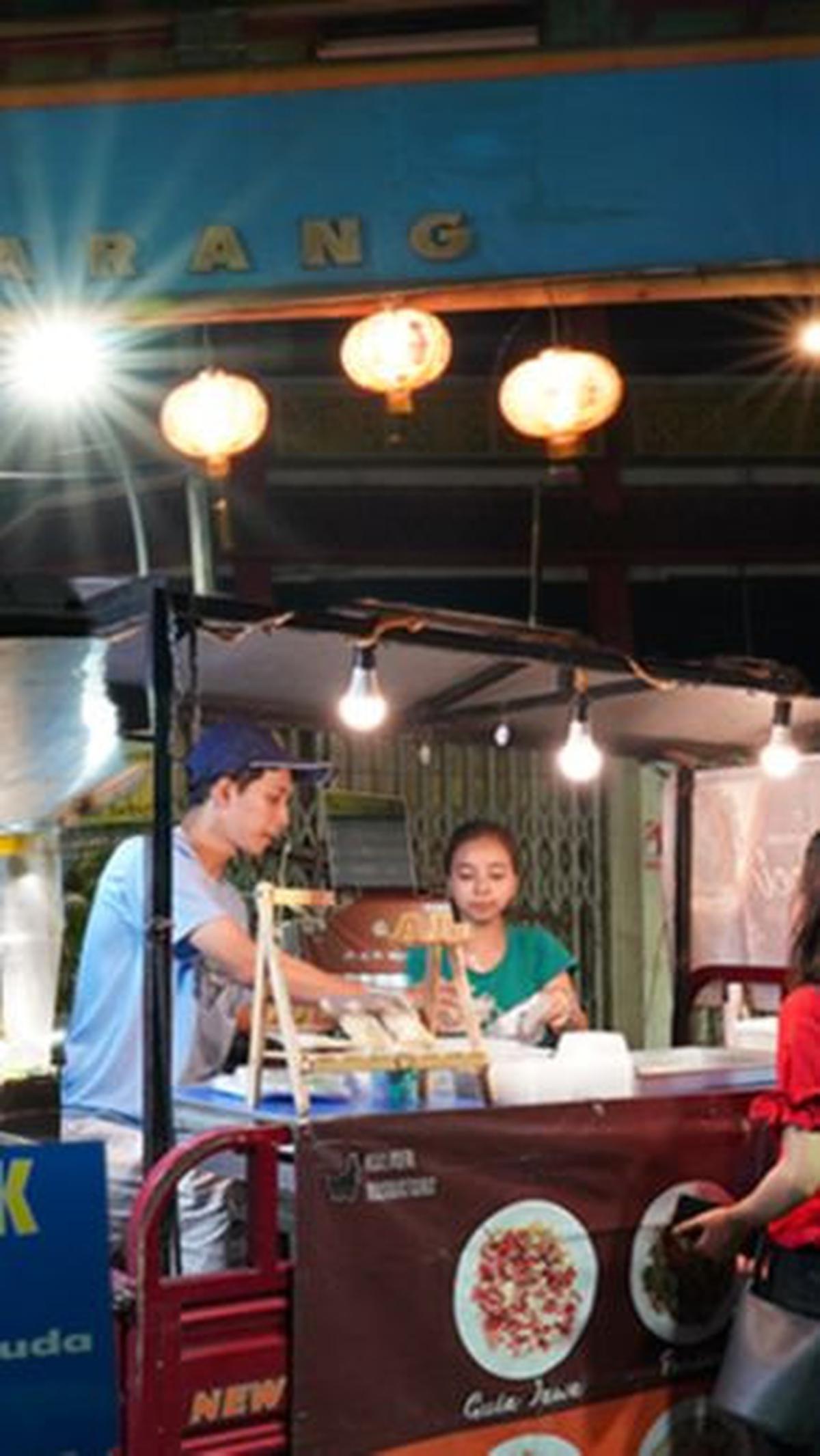 9.	Pasar Semawis