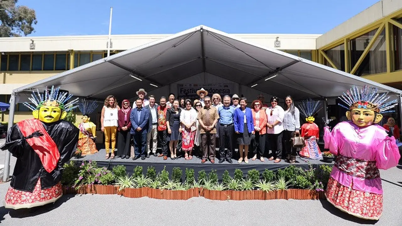 Ondel-ondel Betawi yang didatangkan langsung dari Jakarta menarik perhatian publik Australia
