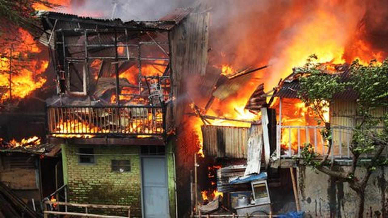 Diduga karena dupa, rumah Wayan ludes terbakar saat ditinggal mudik