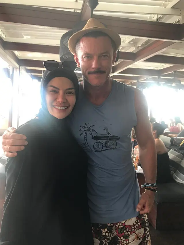 Momen Nikita Mirzani Foto Bareng Artis Hollywood (sumber: instagram/nikitamirzanimawardi_17)